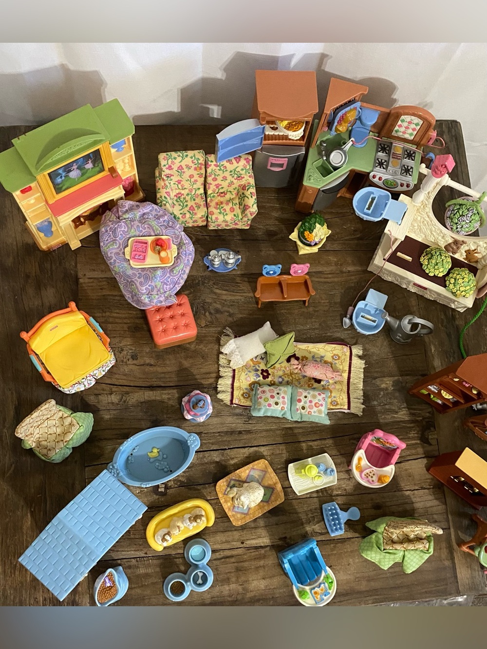 Assorted Fisher-Price Kids Dollhouse Accessories Set - Floral & Pastel Pieces